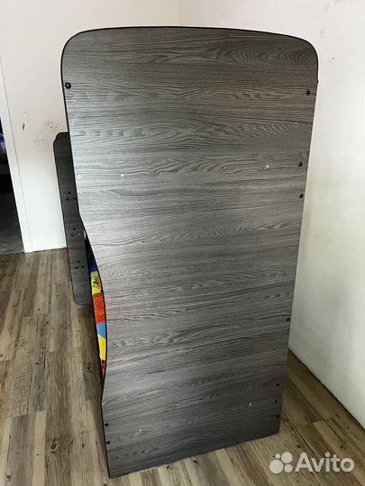 Кровать двухьярусная