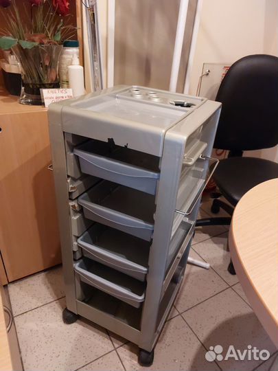 Тележка парикмахерская бу