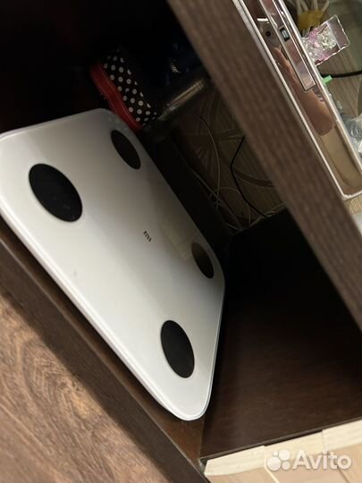 Тумба под телевизор и стеклянная подставка Лазурит