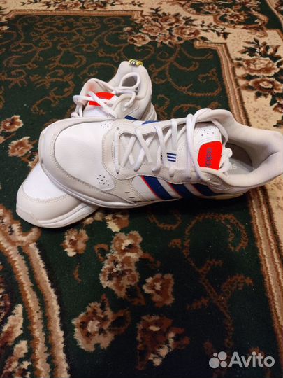 Кроссовки adidas