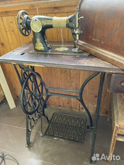 Швейная машина Singer