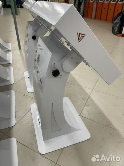 Новый информационный киоск сенсорный стол интеракт