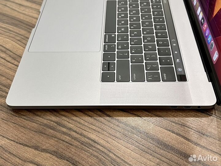 Apple MacBook Pro 15 2019 i9 16 гб 512 гб