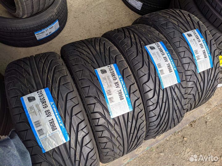 Triangle TR968 215/35 R19 85V