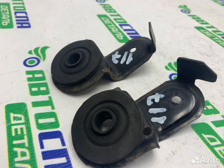 Кронштейн крепления радиатора Nissan X-Trail T30