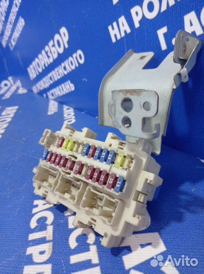 Блок предохранителей салона Nissan Teana J32 седан