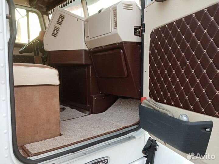 Freightliner FLD с полуприцепом, 2001