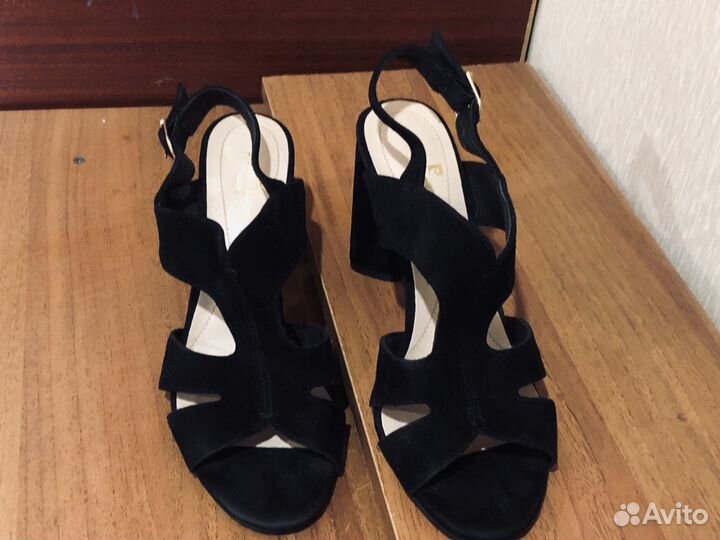 Босоножки pierre cardin 38