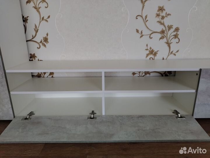 Стенка в гостиную новая