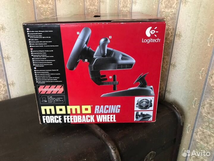 Игровой комплект Logitech momo Racing