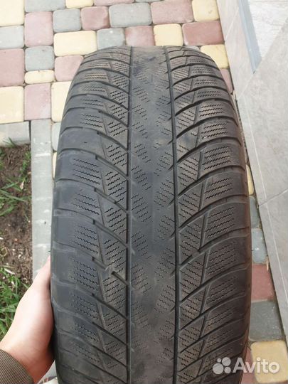 Bridgestone Blizzak LM-001 225/60 R18 104H