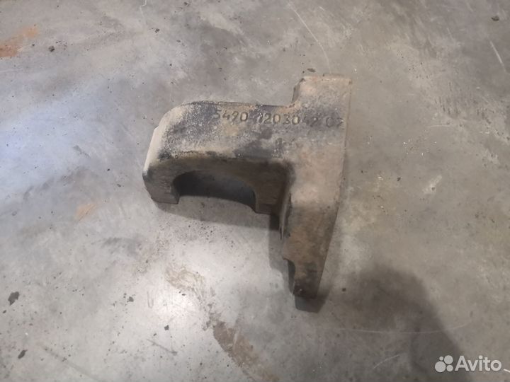 Кронштейн kamaz 5490