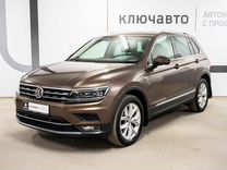 Volkswagen Tiguan 2.0 AMT, 2018, 45 200 км, с пробегом, цена 3 050 000 руб.