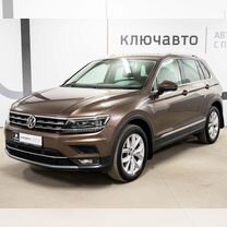 Volkswagen Tiguan 2.0 AMT, 2018, 45 200 км, с пробегом, цена 3 100 000 руб.