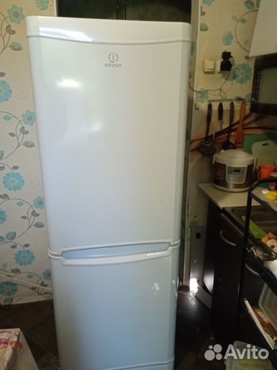 Холодильник Indesit