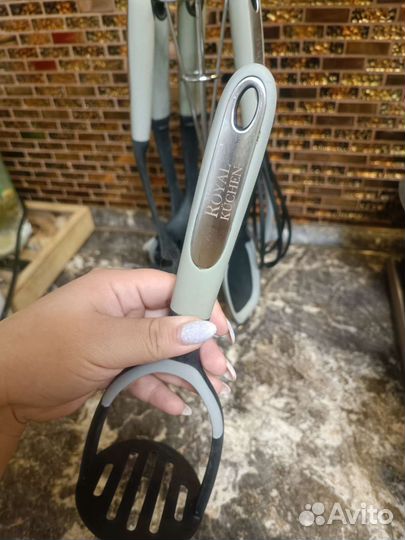 Набор кухонных принадлежностей на подставке