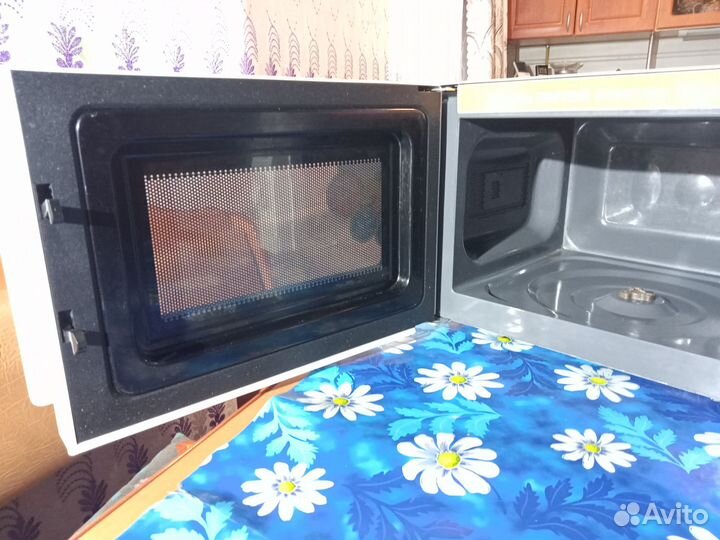 Микроволновая печь Midea