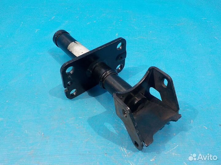 Кронштейн усилителя переднего бампера левый Audi A