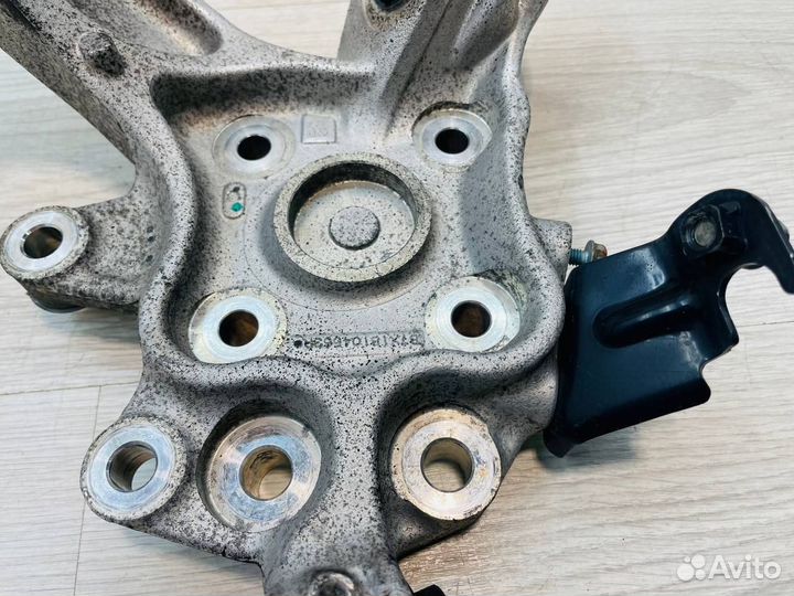 Кулак задний правый Honda CR-V 4 RM