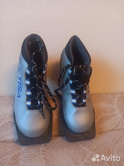 Лыжные ботинки