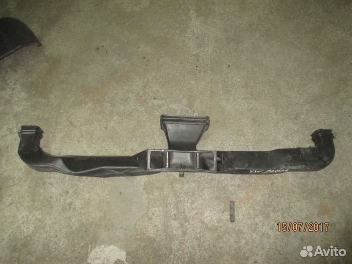 Воздуховод центральный торпедо Mitsubishi Carisma