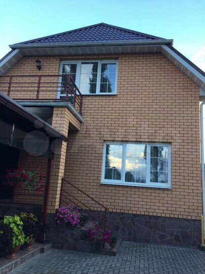 Коттедж 216 м² на участке 4 сот.