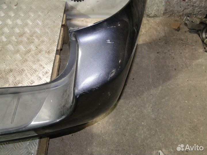 Бампер задний Toyota Sienna 2 2005 3.3