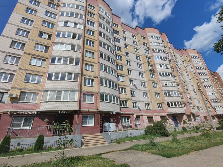 2-к. квартира, 66 м², 2/10 эт.