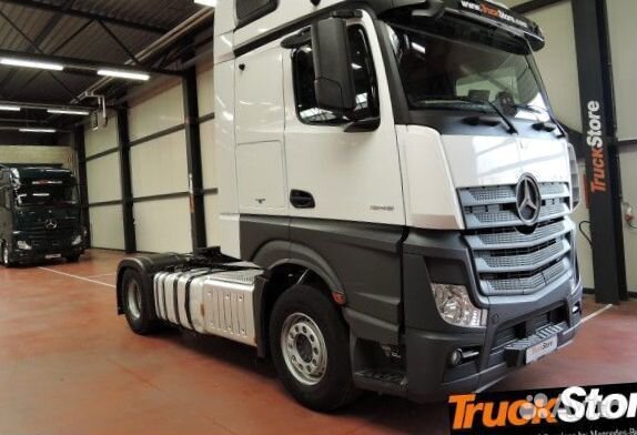 Pазбираем грузовик Mercedes-Benz Actros mpiv с 201