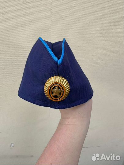 Синие пилотки с голубым кантом и пилоткой