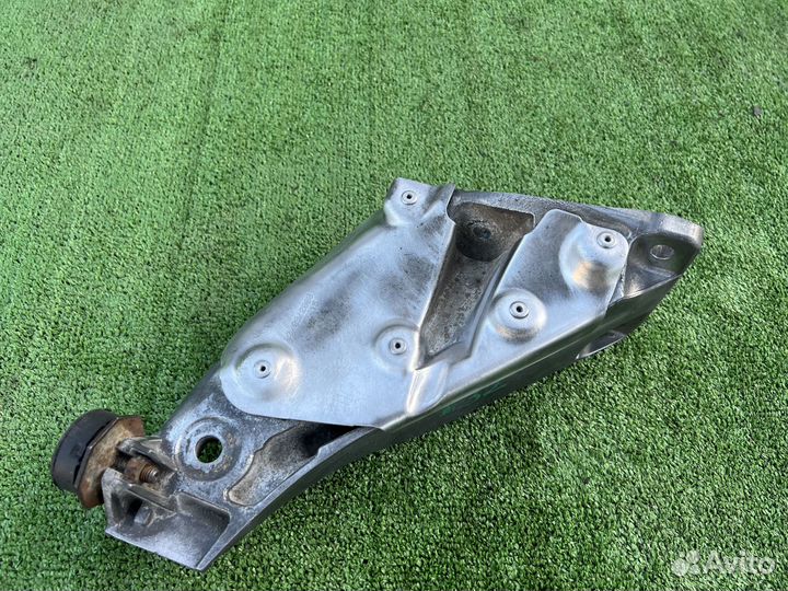 Кронштейн двигателя левый M57 BMW X6 E71 X5 E70 ди