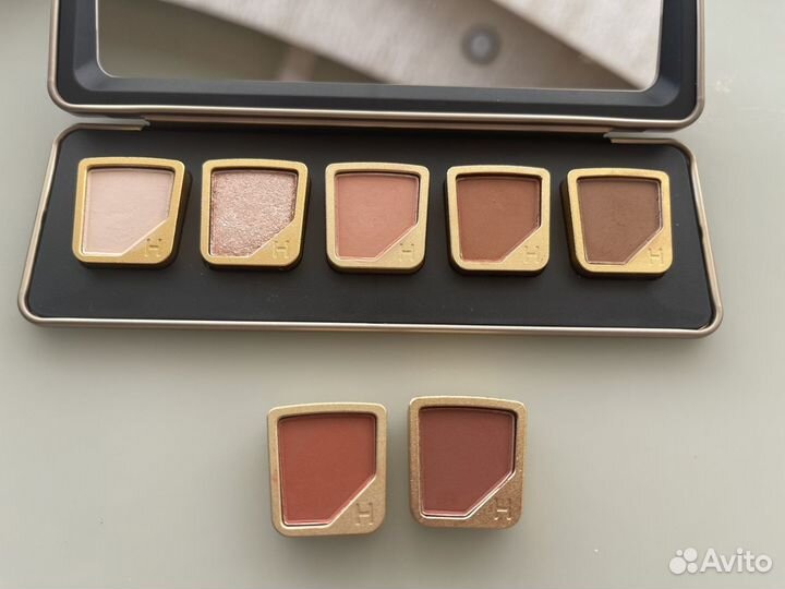 Набор из палеток и теней Hourglass. Эксклюзив
