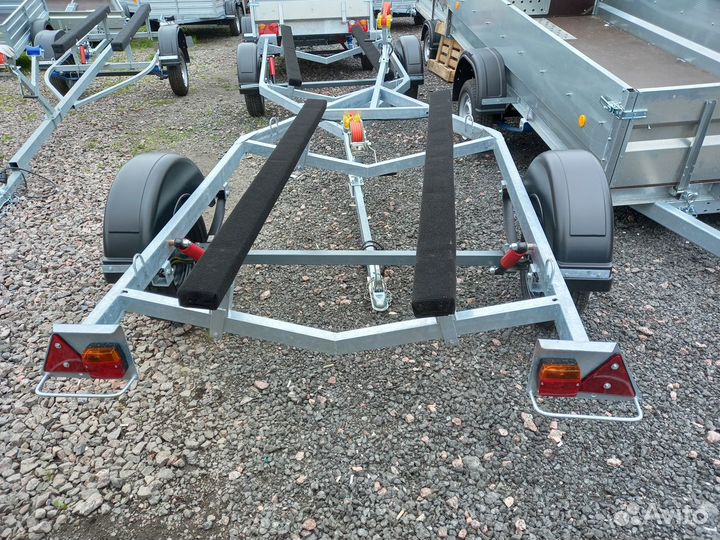 Прицеп для лодок до 4.5 метров