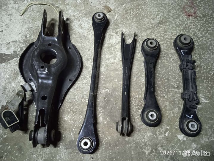 Рычаги задние левая сторона BMW F30