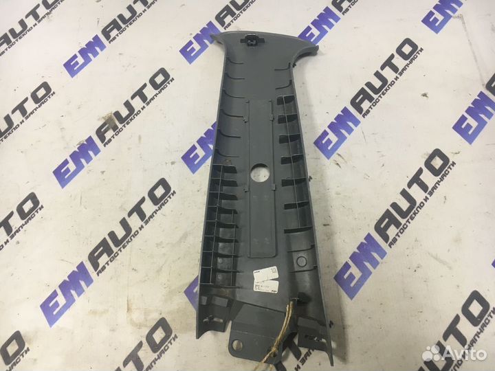 Накладка центральной стойки правая Шевроле Лачетти