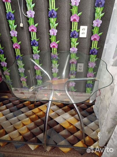 Стол круглый стеклянный