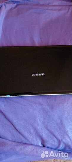 Ноутбук для работы и игр Samsung NP-R520