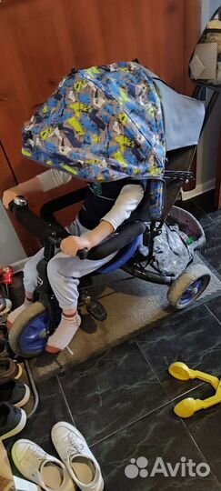 Трехколесный велосипед с ручкой