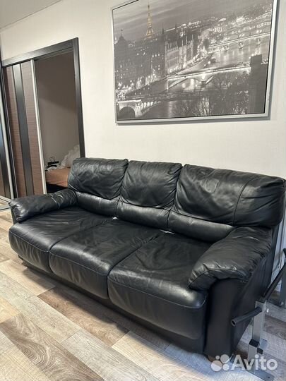 Кожаный диван раскладной