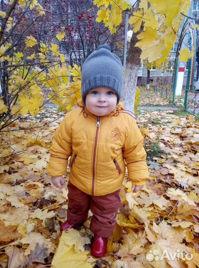 Демисезонный костюм б/у 86-92 куртка и штаны