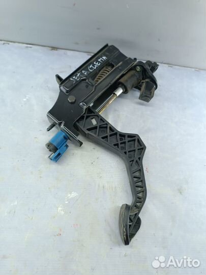 Педаль сцепления Volkswagen Jetta