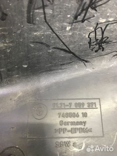 Подкрылок передний левый Bmw 1 Series хетчбэк-5ти