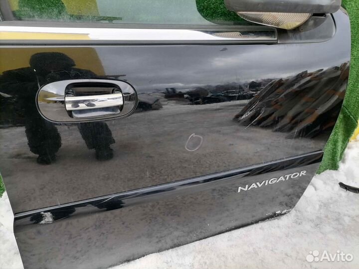 Дверь передняя правая Lincoln Navigator