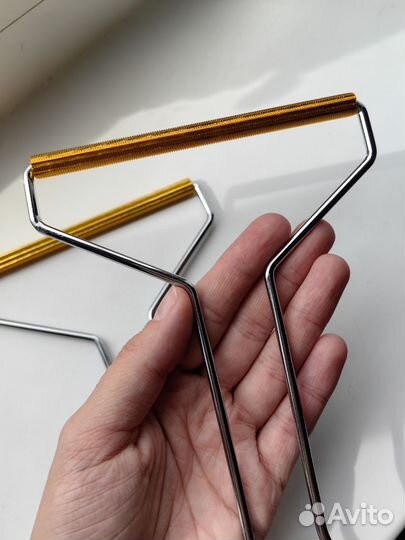 Щетка скребок для одежды от шерсти