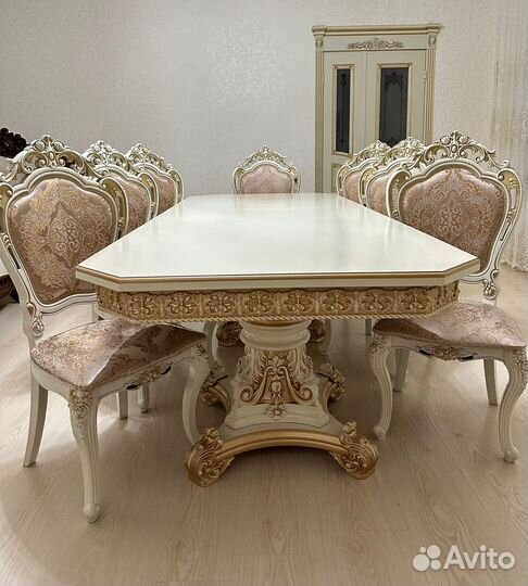 Кухонный стол