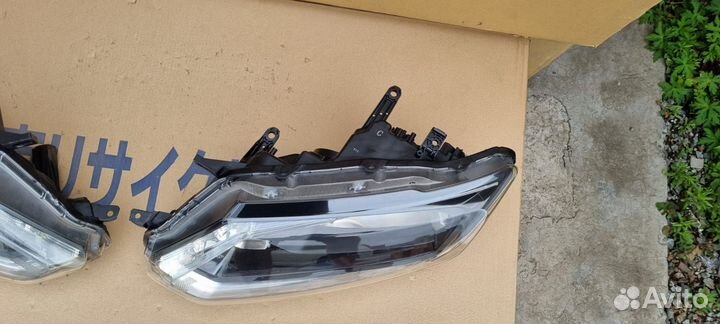 Фара передняя правая левая X-Trail T32 лед