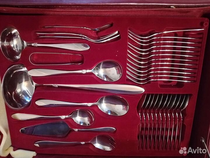 Набор столовых приборов на 12 персон