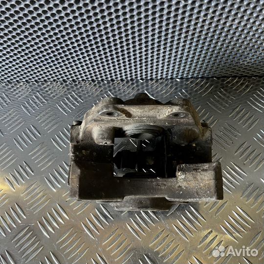 Суппорт тормозной задний правый Mercedes-Benz S-кл