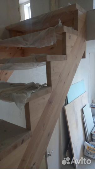 Лестница деревянная