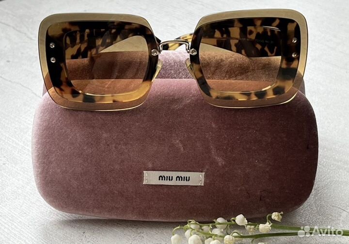Солнцезащитные очки Miu Miu Италия